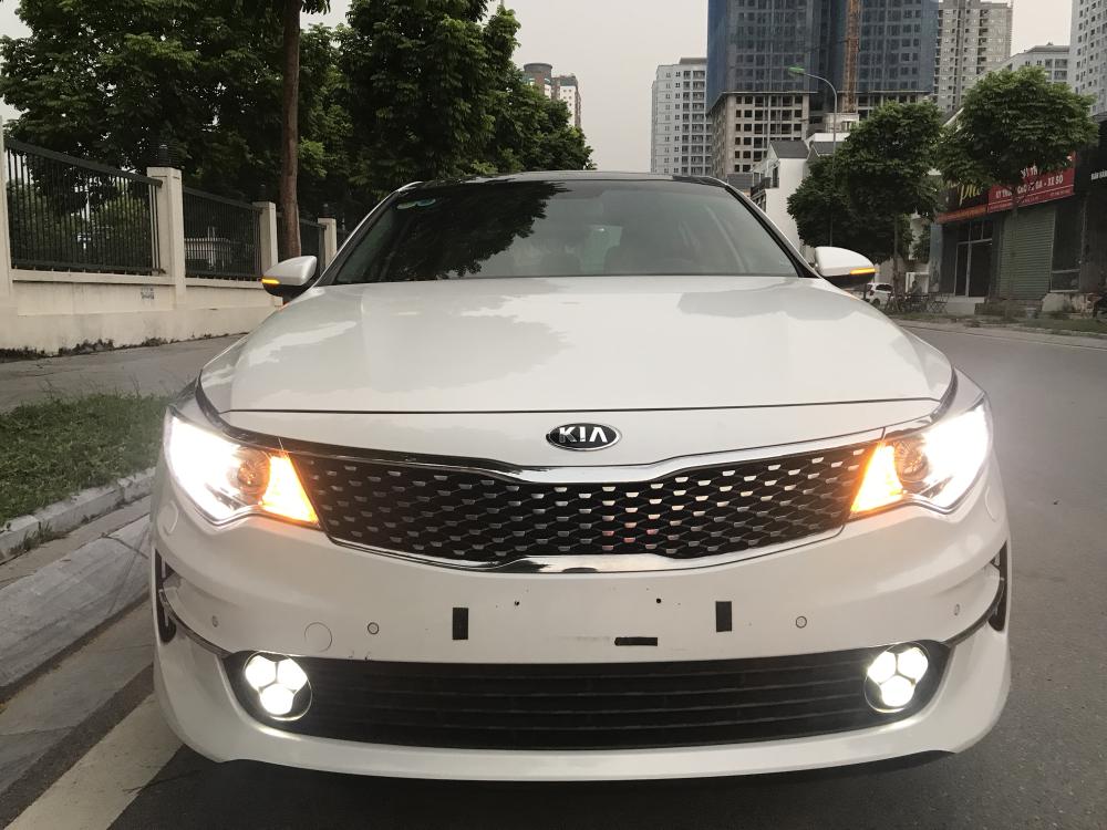 Kia Optima 2.0 ATH  2018 - Cần bán xe Kia Optima đời 2017 màu trắng, giá 868 triệu