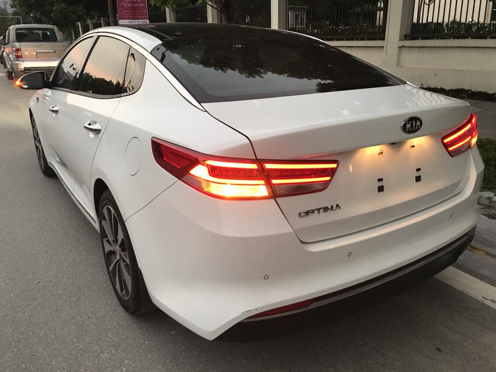 Kia Optima 2.0 ATH  2018 - Cần bán xe Kia Optima đời 2017 màu trắng, giá 868 triệu