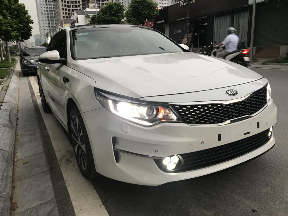 Kia Optima 2.0 ATH  2018 - Cần bán xe Kia Optima đời 2017 màu trắng, giá 868 triệu