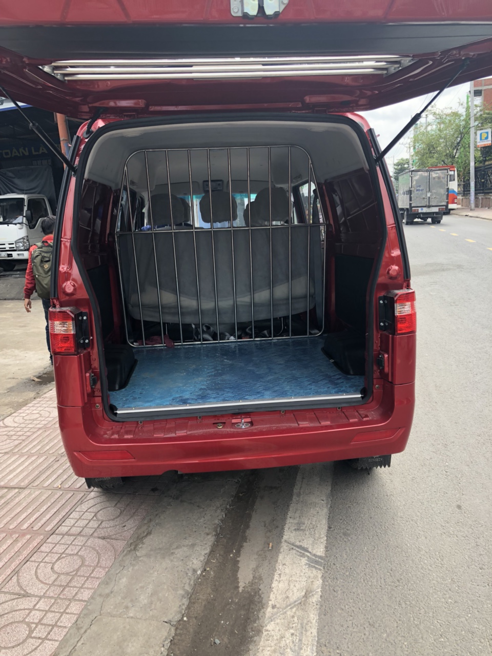 Cửu Long 2018 - Xe tải van 5 chỗ trọng tải 695 kg Dongben