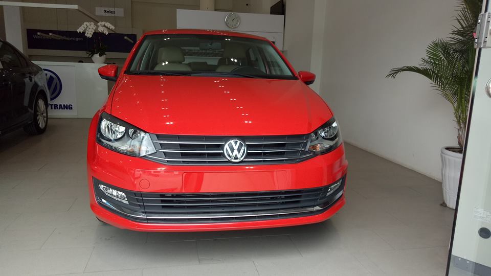 Volkswagen Polo 2018 - Bán Volkswagen Polo sedan - màu đỏ duy nhất- có sẵn - giao ngay