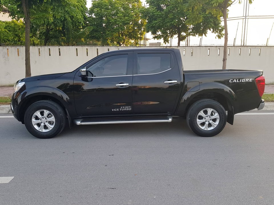 Nissan Navara 2.5EL  2016 - Cần bán lại xe Nissan Navara 2.5EL năm 2016, màu đen, nhập khẩu, chính chủ, giá 555tr