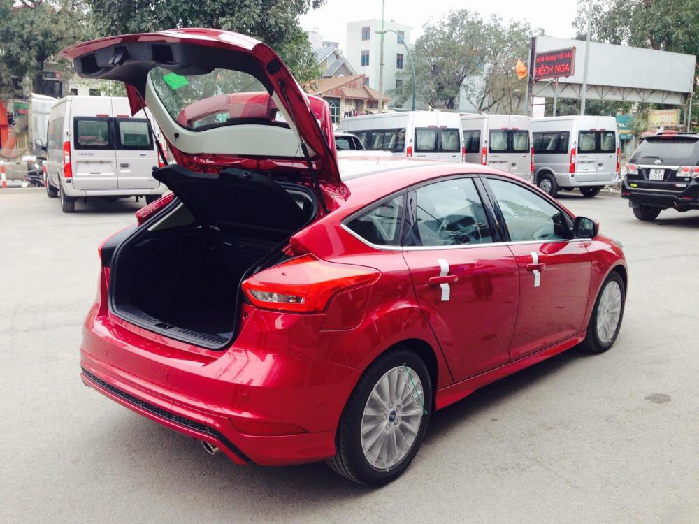 Ford Focus 1.5 Sport 5DR 2018 - Bán xe Ford Focus 1.5 Sport 5Dr sản xuất 2018, màu đỏ, giá 730tr