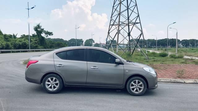 Nissan Sunny 2014 - Cần bán Nissan Sunny năm 2014, màu xám