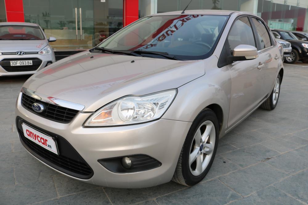 Ford Focus 1.8 MT 2011 - Bán Ford Focus 1.8 MT sản xuất năm 2011, màu kem (be), giá tốt