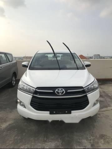 Toyota Innova 2018 - Bán xe Toyota Innova sản xuất năm 2018, màu trắng, giá tốt
