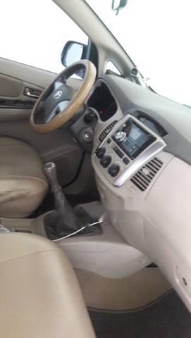 Toyota Innova   2016 - Cần bán lại xe Toyota Innova năm 2016, màu bạc giá cạnh tranh