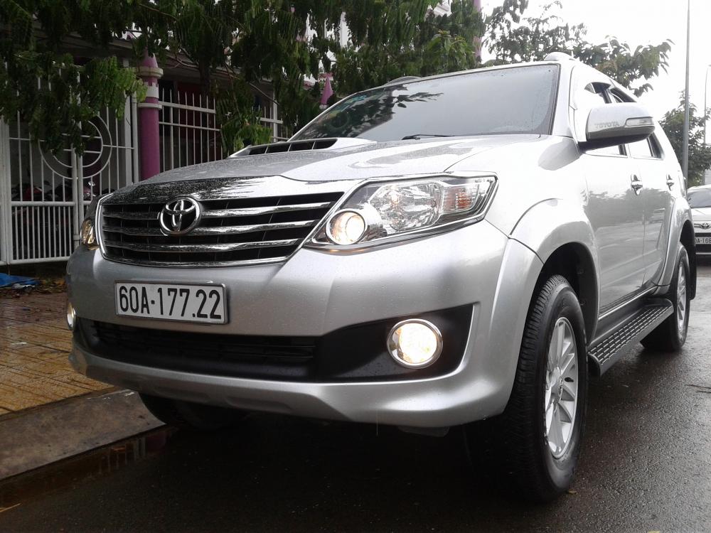 Toyota Fortuner G 2014 - Bán Fortuner 10.2014 G đúng 79.000km, một chủ mua mới, sơn zin, vỏ zin, nỉ zin 