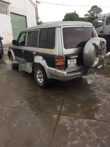 Mitsubishi Pajero   2001 - Cần bán xe Mitsubishi Pajero đời 2001, màu bạc