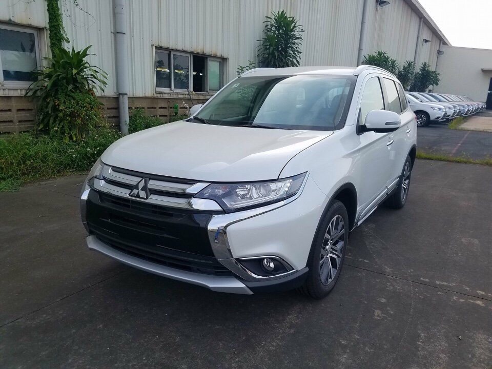 Mitsubishi Outlander 2.0 STD 2018 - Bán Mitsubishi Outlander 2.0l CVT 2018