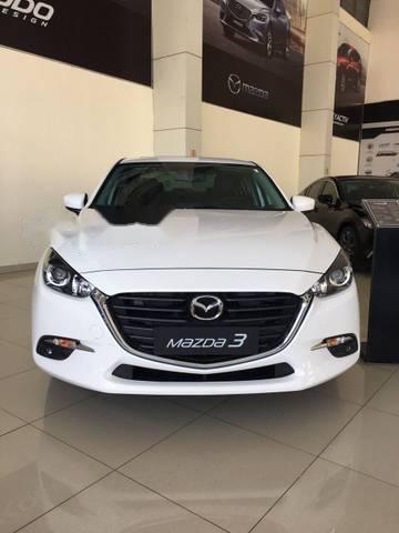 Mazda 3  1.5L 2018 - Bán xe Mazda 3 1.5L năm sản xuất 2018, màu trắng
