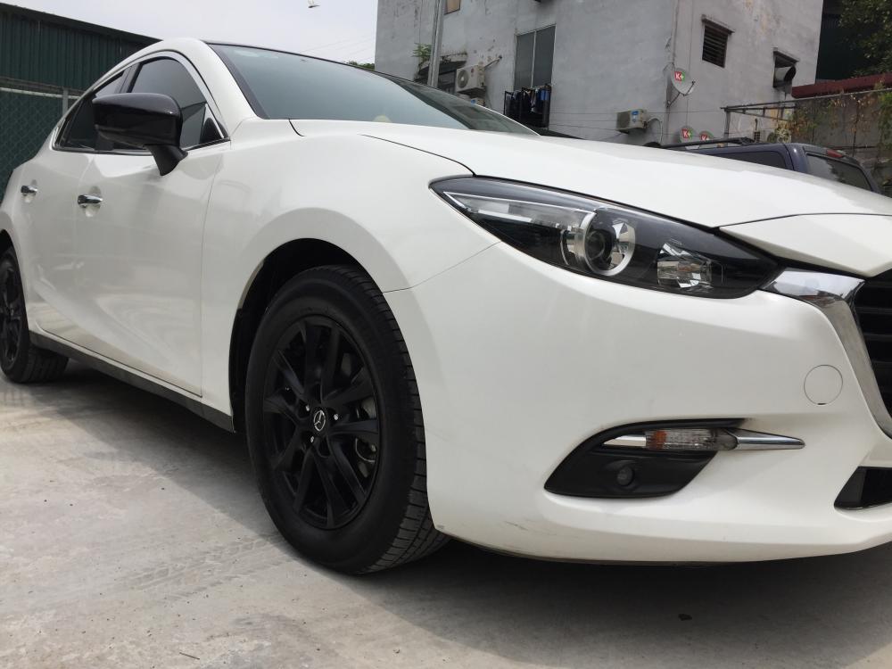 Mazda 3 Facelift 2017 - Bán xe Mazda 3 Facelift đời 2018, màu trắng