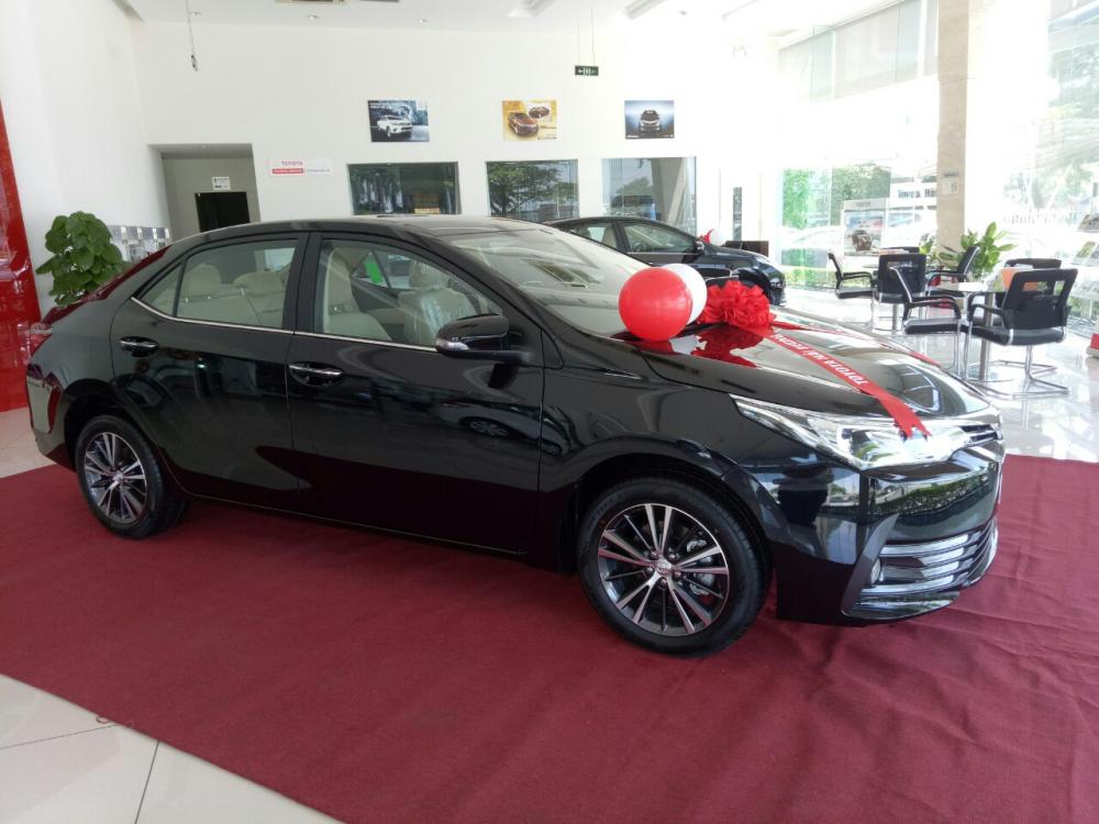 Toyota Corolla altis 1.8G 2018 - Cần bán xe Toyota Corolla Altis 1.8G sản xuất năm 2018, màu đen