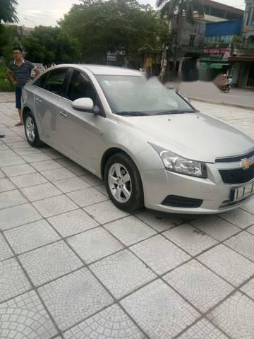 Chevrolet Cruze  1.6 LS 2011 - Cần bán Chevrolet Cruze 1.6 LS 2011, màu bạc  