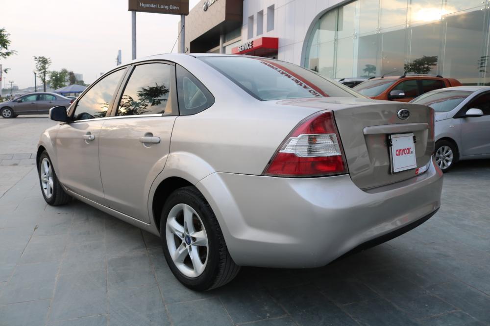 Ford Focus 1.8 MT 2011 - Bán Ford Focus 1.8 MT sản xuất năm 2011, màu kem (be), giá tốt