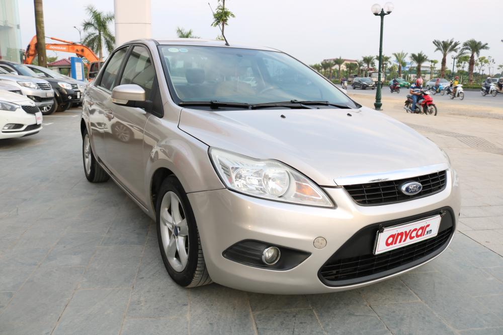 Ford Focus 1.8 MT 2011 - Bán Ford Focus 1.8 MT sản xuất năm 2011, màu kem (be), giá tốt