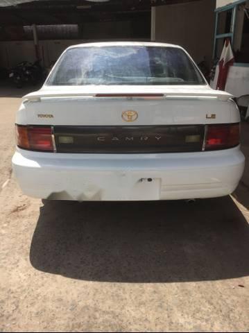 Toyota Camry 1993 - Cần bán lại xe Toyota Camry đời 1993, màu trắng, giá tốt