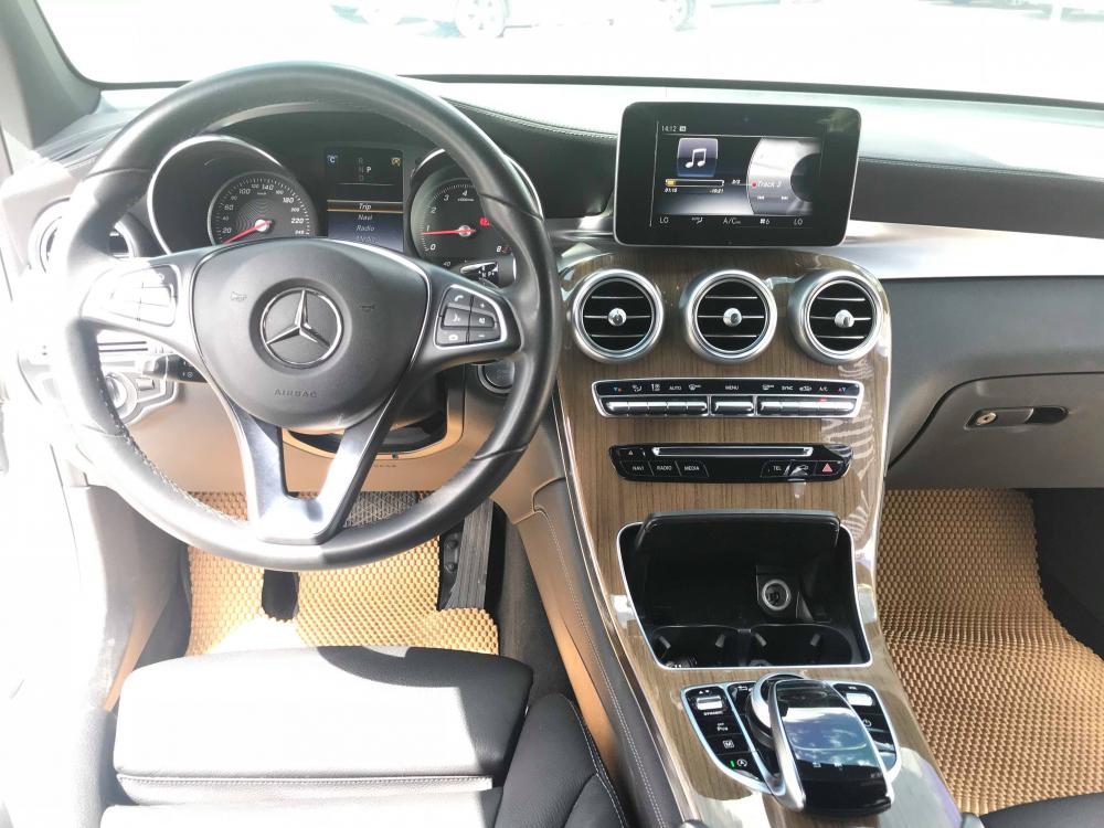 Mercedes-Benz GL Cũ Mercedes-Benz C 4Matic 2017 - Xe Cũ Mercedes-Benz GLC 4Matic 2017