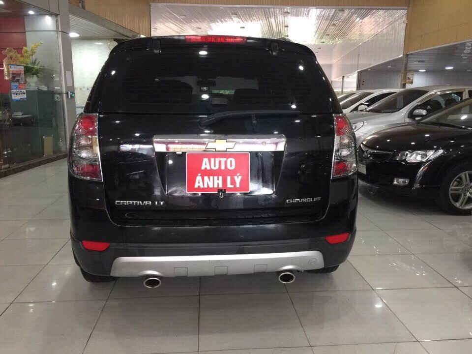 Chevrolet Captiva 2.4MT 2011 - Cần bán Chevrolet Captiva 2.4MT năm sản xuất 2011, màu đen