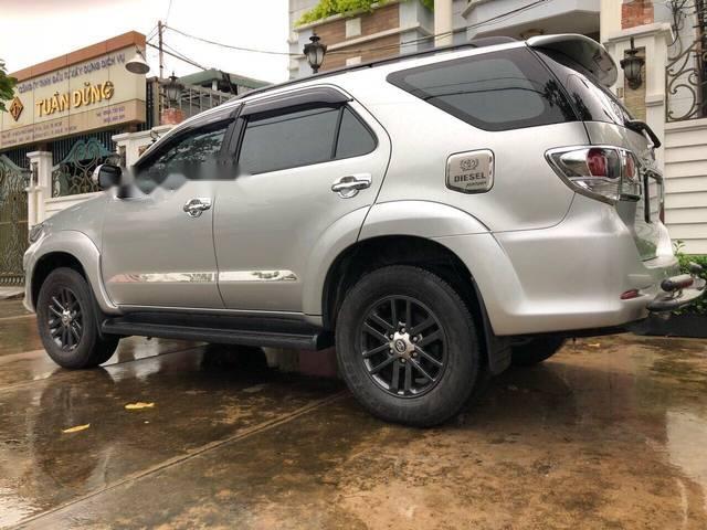 Toyota Fortuner 2.5G 2016 - Cần bán Toyota Fortuner 2.5G năm sản xuất 2016, màu bạc số sàn