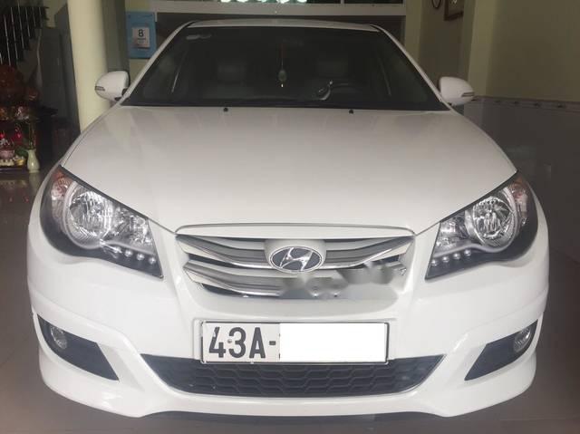 Hyundai Elantra    2016 - Cần bán Hyundai Elentra 2016 số tự động, màu trắng