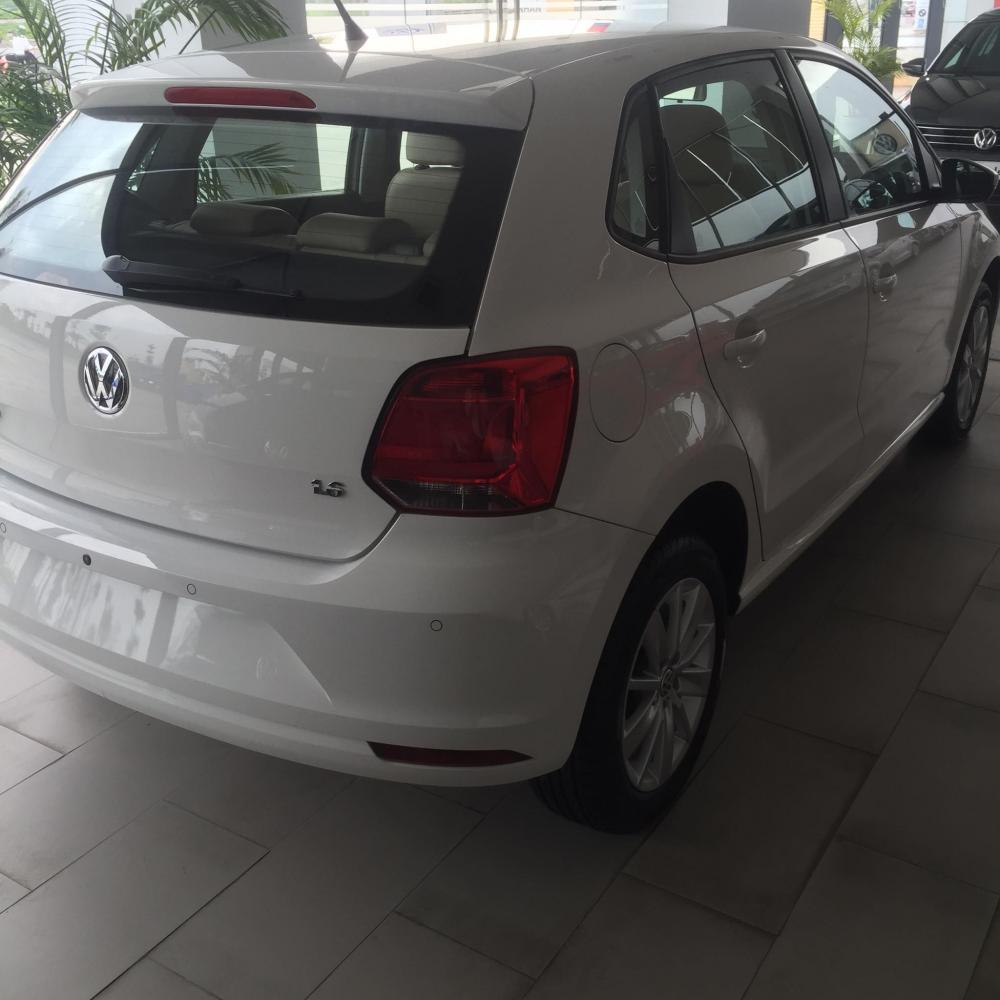 Volkswagen Polo   2017 - Bán Volkswagen Polo hatchback sản xuất năm 2017, nhập khẩu nguyên chiếc, giá chỉ 695 triệu