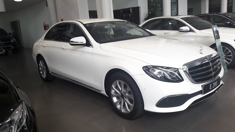 Mercedes-Benz E class E200 2018 - Bán Mercedes E200 2018, xe đủ màu giao ngay, hỗ trợ trả góp 90%. LH 0988.125.138