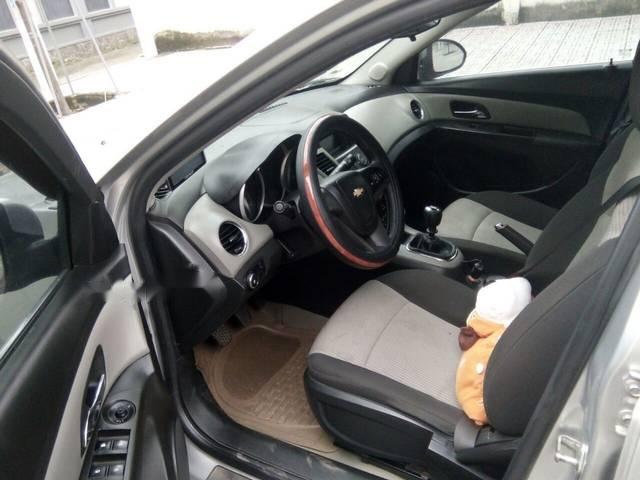 Chevrolet Cruze   2014 - Cần bán gấp Chevrolet Cruze 2014, màu bạc giá cạnh tranh