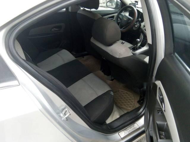 Chevrolet Cruze   2014 - Cần bán gấp Chevrolet Cruze 2014, màu bạc giá cạnh tranh