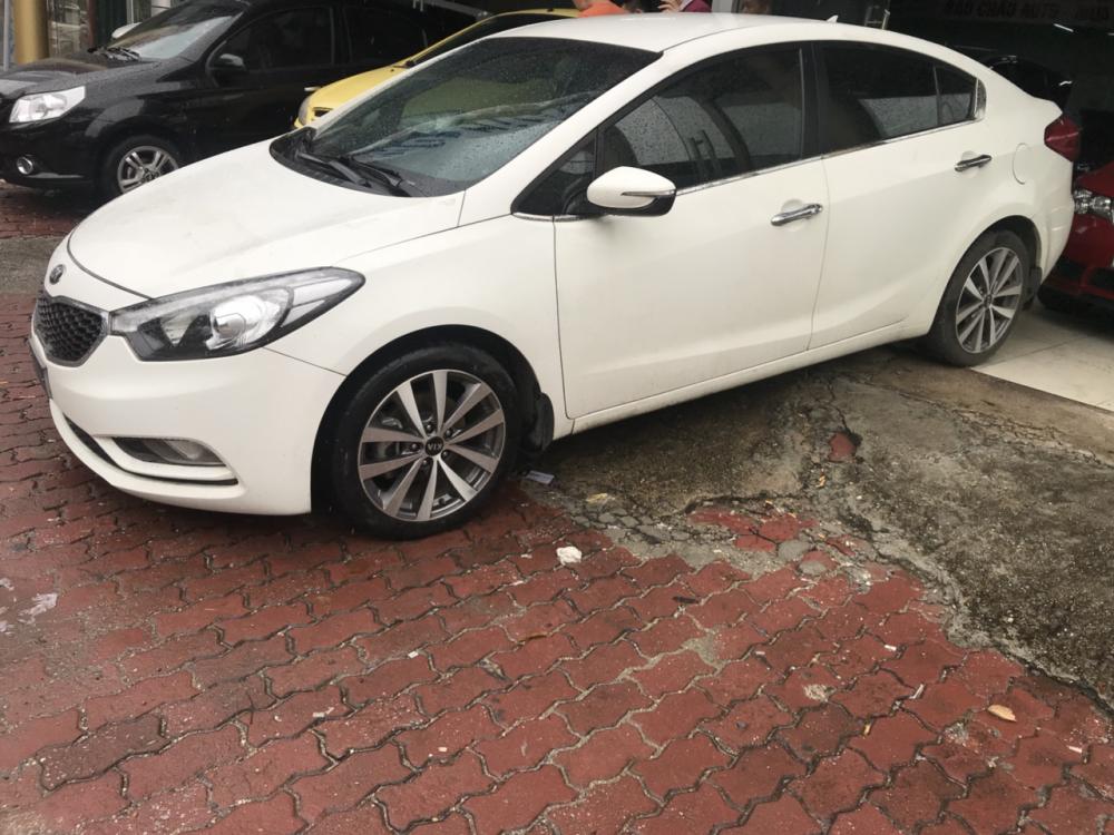 Kia K3 2014 - Cần bán xe Kia K3 sản xuất 2014, màu trắng, giá tốt