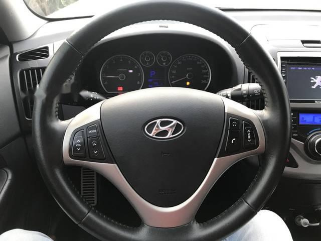 Hyundai i30  CW   2009 - Em bán chiếc xe Hyundai i30 bản CW full option, xe đẹp lắm, cam kết không lỗi gì