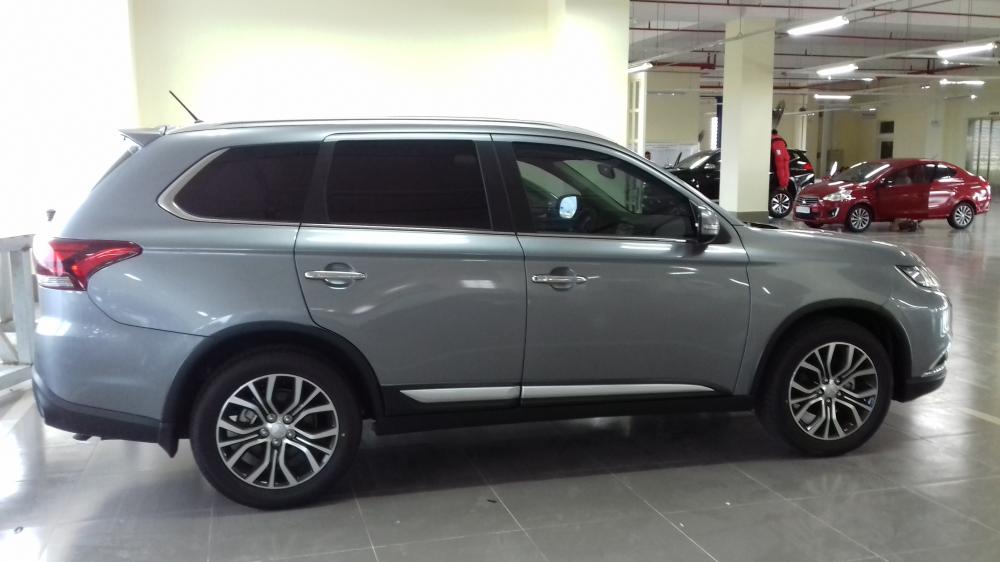 Mitsubishi Outlander 2.4 CVT Premium 2018 - Bán Mitsubishi Outlander 2.4 CVT Premium sản xuất 2018