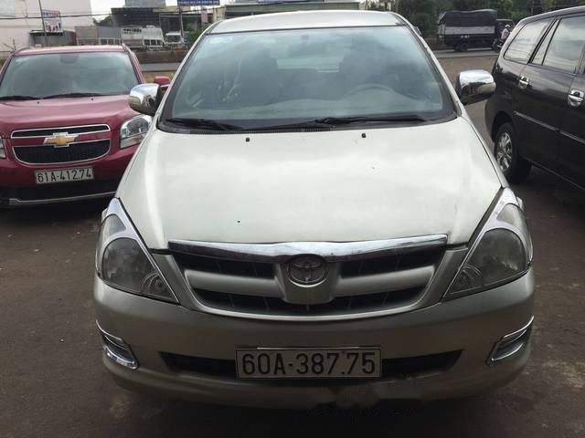 Toyota Innova  J 2007 - Cần bán gấp Toyota Innova đời 2007, màu bạc