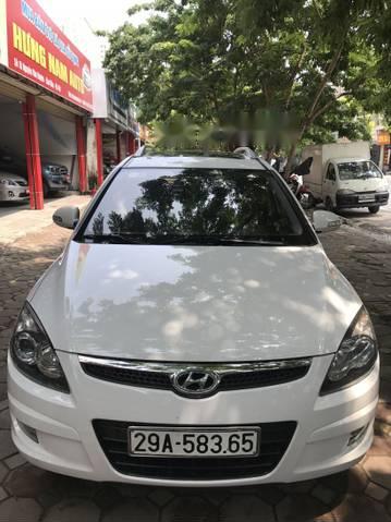 Hyundai i30   2011 - Cần bán gấp Hyundai i30 sản xuất năm 2011, màu trắng