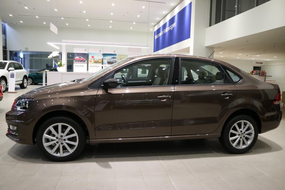 Volkswagen Polo 1.6AT 2017 - Mẫu sedan đáng mua nhất. Polo ưu đãi khủng, nhận xe ngay, LH: 0944064764 Ngọc Giàu