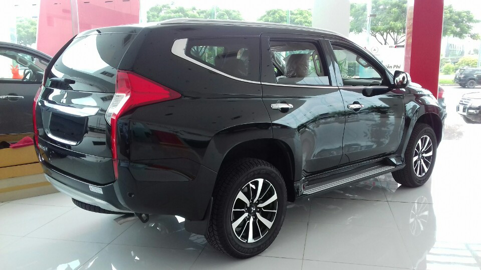 Mitsubishi Pajero 4x2 AT   2018 - Cần bán xe Mitsubishi Pajero 4x2 AT All New 2018, xe nhập