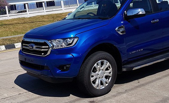 Ford Ranger 4x4 XLT 2.0L AT 2018 - Bán Ford Ranger XLT 2.0 năm 2018, màu xanh lam, xe nhập, 800 triệu