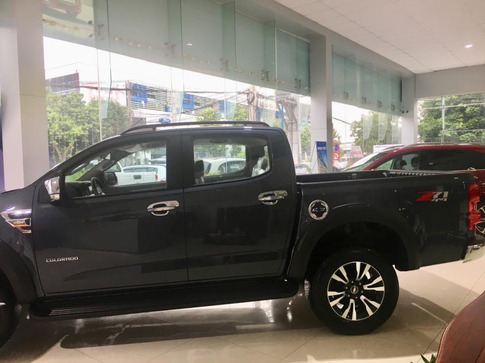 Chevrolet Colorado LTZ AT 4x4 2018 - Bán Chevrolet Colorado LTZ AT 4x4 sản xuất 2018, xe có đủ màu, ưu đãi 30 triệu TM