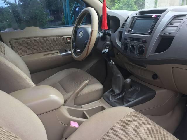 Toyota Hilux 3.0 2010 - Bán xe Toyota Hilux 3.0 đời 2010, xe nhập chính chủ giá cạnh tranh