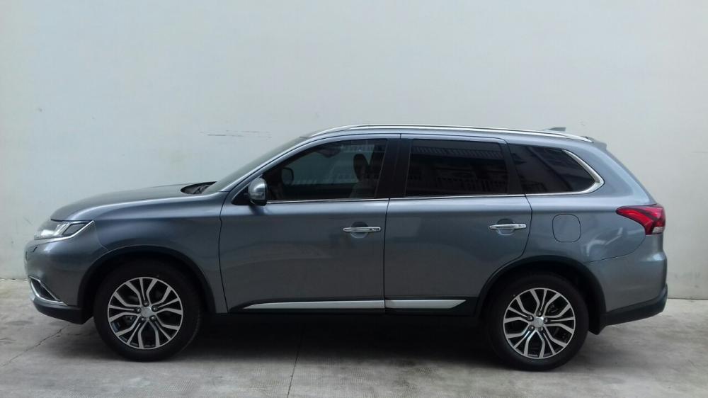 Mitsubishi Outlander 2.4 CVT Premium 2018 - Bán Mitsubishi Outlander 2.4 CVT Premium sản xuất 2018