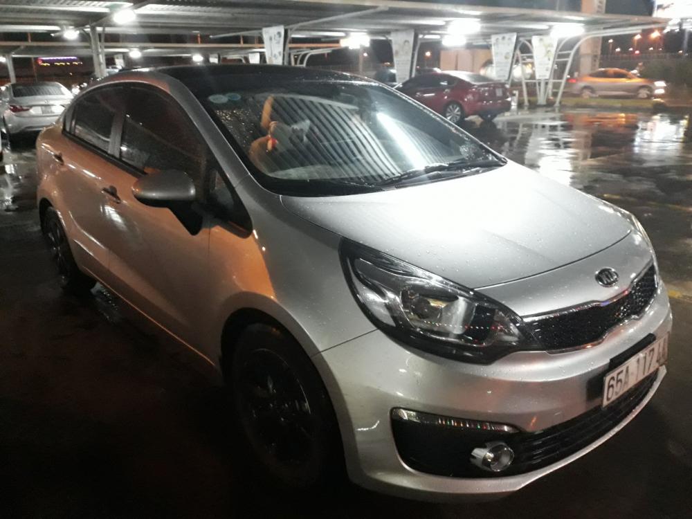 Kia Rio 2015 - Bán Kia Rio đời 2015, màu bạc, xe nhập