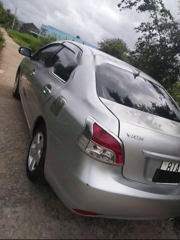 Toyota Vios 2010 - Cần bán xe Toyota Vios sản xuất năm 2010, màu bạc