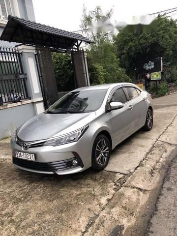 Toyota Corolla altis AT 2017 - Cần bán lại xe Toyota Corolla altis AT 2017, màu bạc 