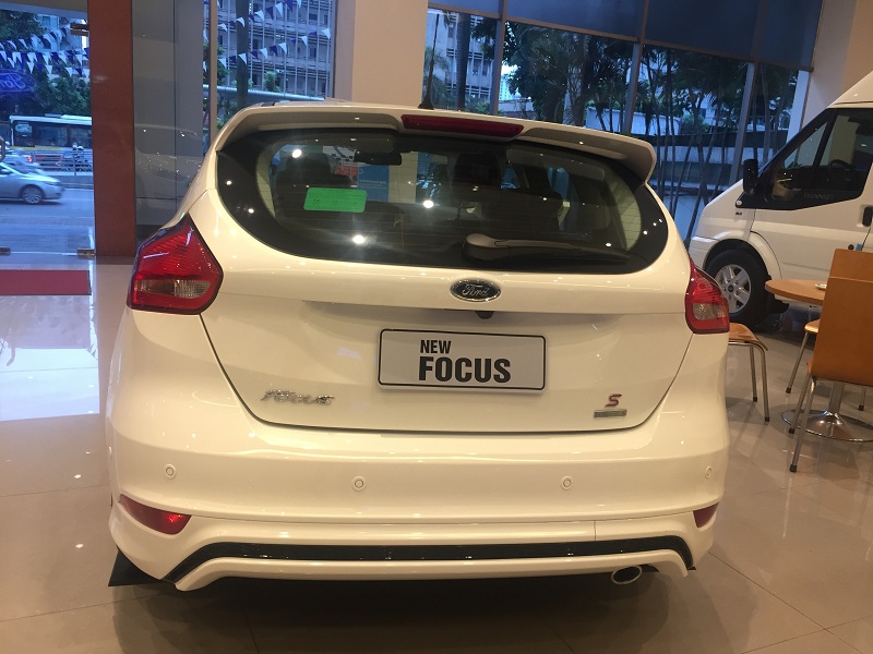 Ford Focus 2018 - Ford Focus giảm giá kịch sàn