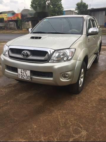 Toyota Hilux 3.0 2010 - Bán xe Toyota Hilux 3.0 đời 2010, xe nhập chính chủ giá cạnh tranh