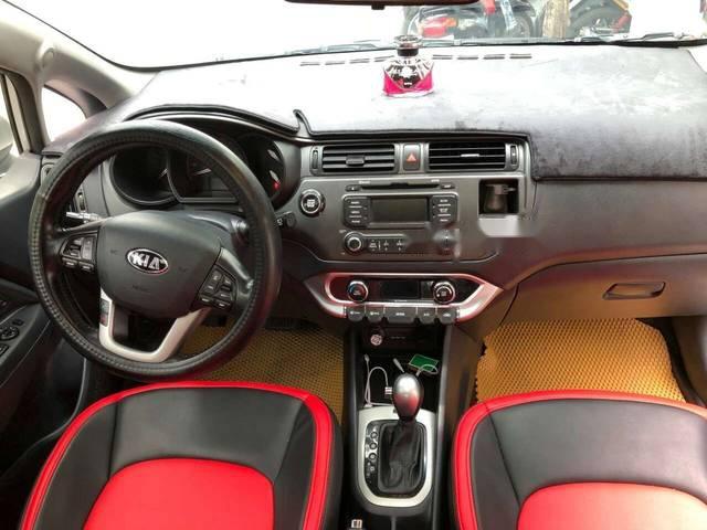 Kia Rio  1.4AT 2015 - Cần bán xe Kia Rio Hatchback, máy 1.4 số tự động, xe chạy rất tiết kiệm nhiên liệu, nhập khẩu Hàn Quốc