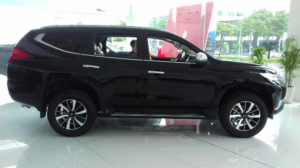 Mitsubishi Pajero 4x2 AT   2018 - Cần bán xe Mitsubishi Pajero 4x2 AT All New 2018, xe nhập