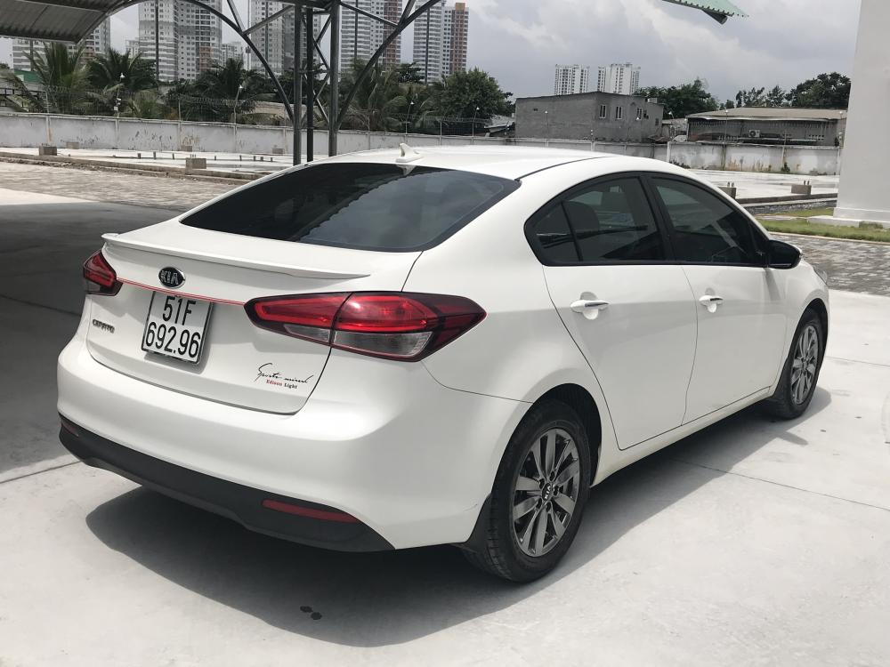 Kia Cerato 1.6MT 2016 - Bán Kia Cerato 1.6 MT 2016, xe gia đình, máy móc nguyên zin bao test hãng