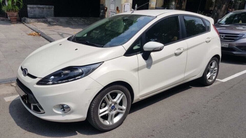 Ford Fiesta  1.6 AT  2013 - Cần bán Ford Fiesta 1.6 AT năm sản xuất 2013, màu trắng 