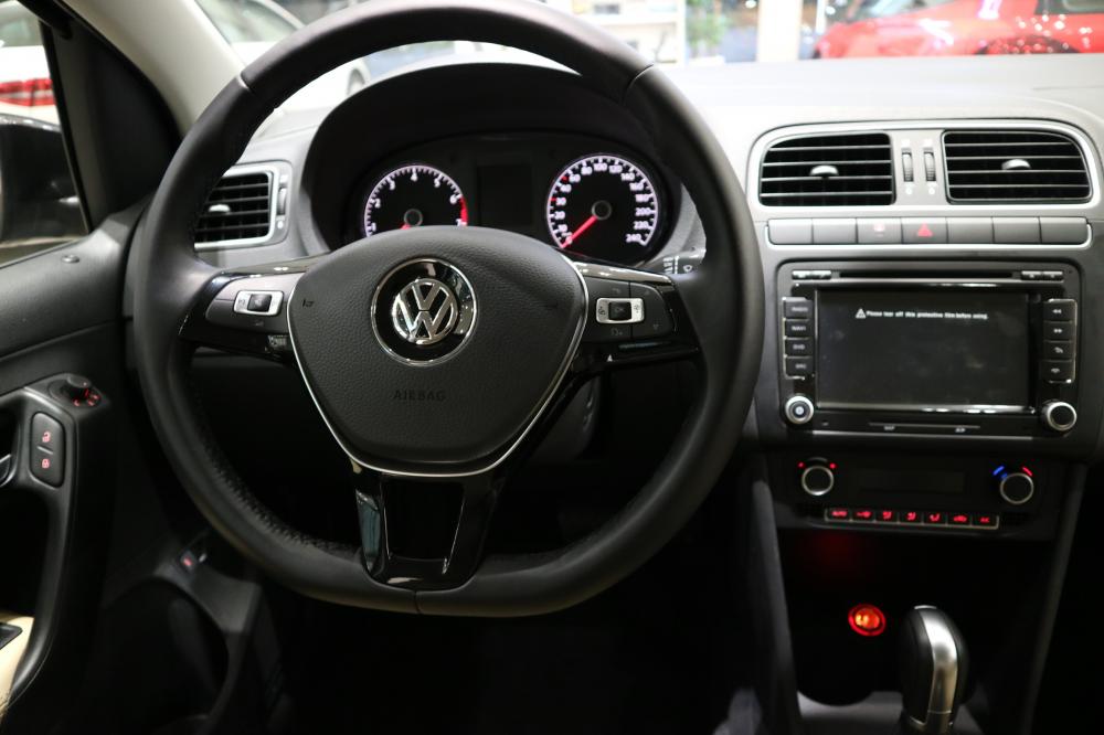 Volkswagen Polo 1.6AT 2017 - Mẫu sedan đáng mua nhất. Polo ưu đãi khủng, nhận xe ngay, LH: 0944064764 Ngọc Giàu